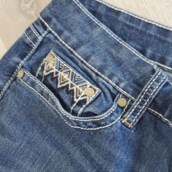 ND Weekend Curvy Women's Bootcut Jeans beautiful embroidery Cross pockets Size 6 - Picture 3 of 8